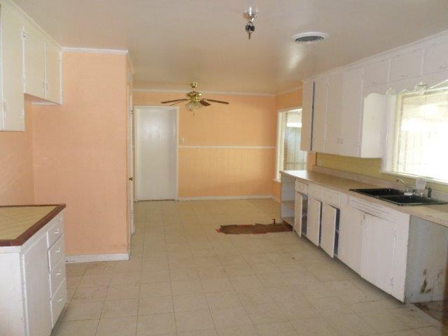 1236 W Felix St.