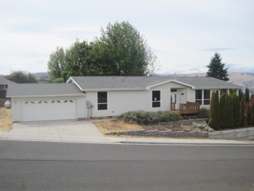 1705 Oakwood Dr