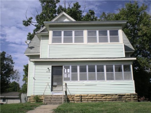 108 W Sycamore St