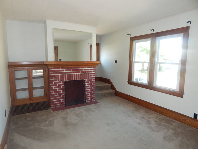 952 Dan St