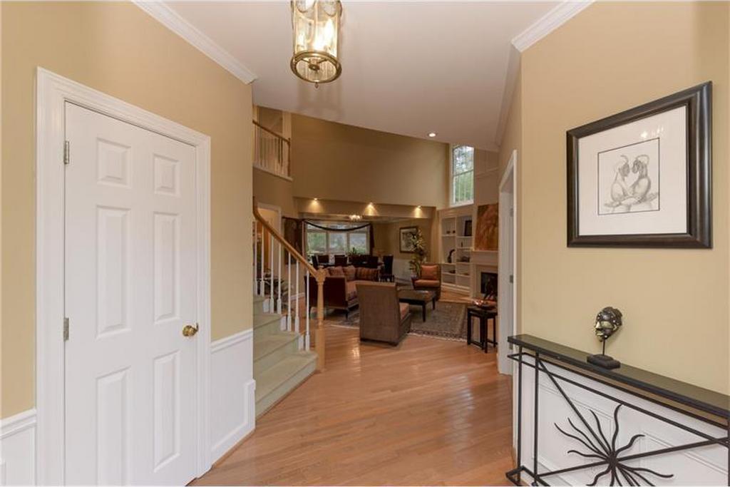 430 Glenridge Close Court