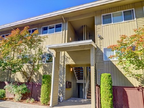 725 9th Ave S #205