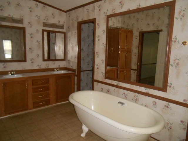 220 Upchurch Farm Rd