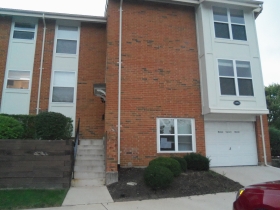1992 Greenpoint Dr Unit 104