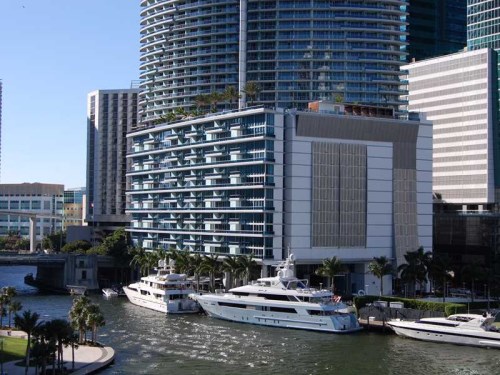 200 BISCAYNE BL # PH5304