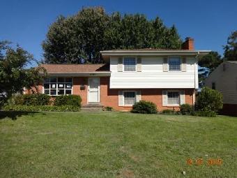 218 Monterey Ave N