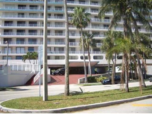 200 SE 15 RD # 17D