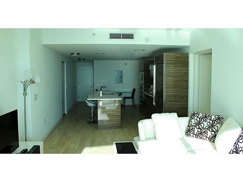 460 NE 28 # 1902