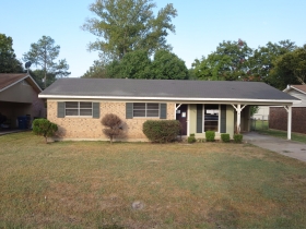 11122 Woodmere Dr