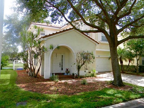 2131 NW 74 WY