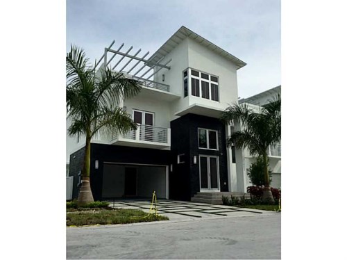3453 NW 84 CT