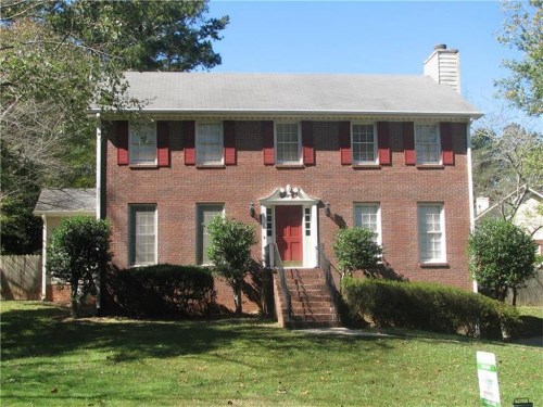 1636 Longwood Drive