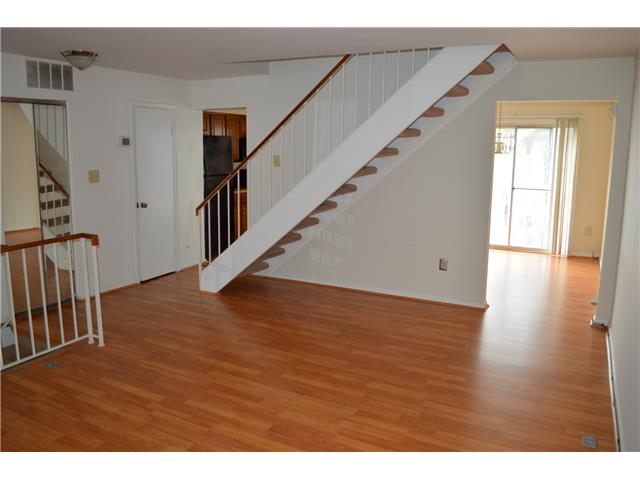 14909 London Ln