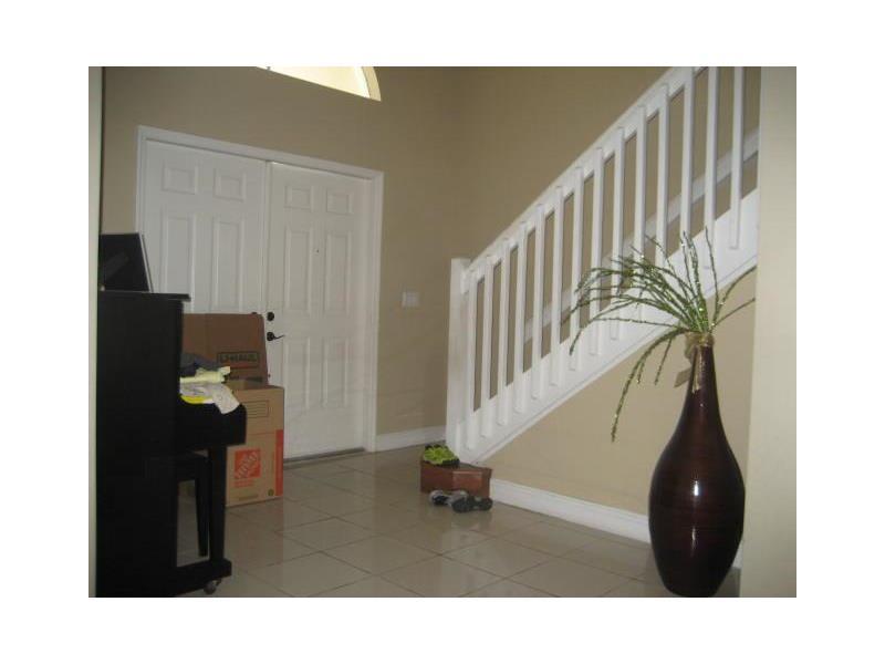 1068 SW 143 CT
