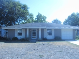 5018 Village Lawn