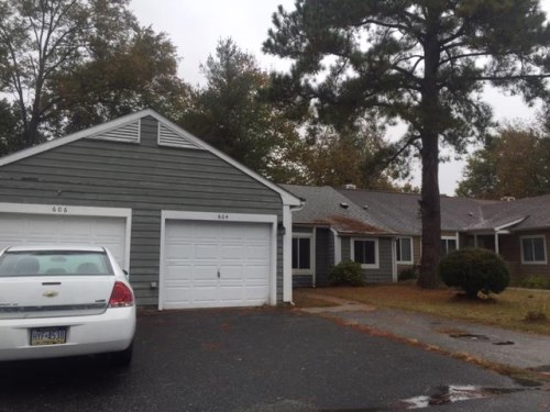 604 Edgewater Dr