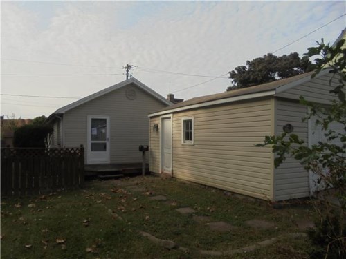 2210 40th Pl