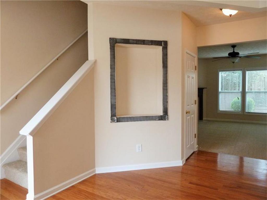 323 Azalea Loop