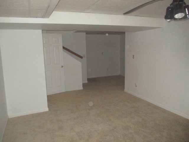 1340 Vaughn Ct