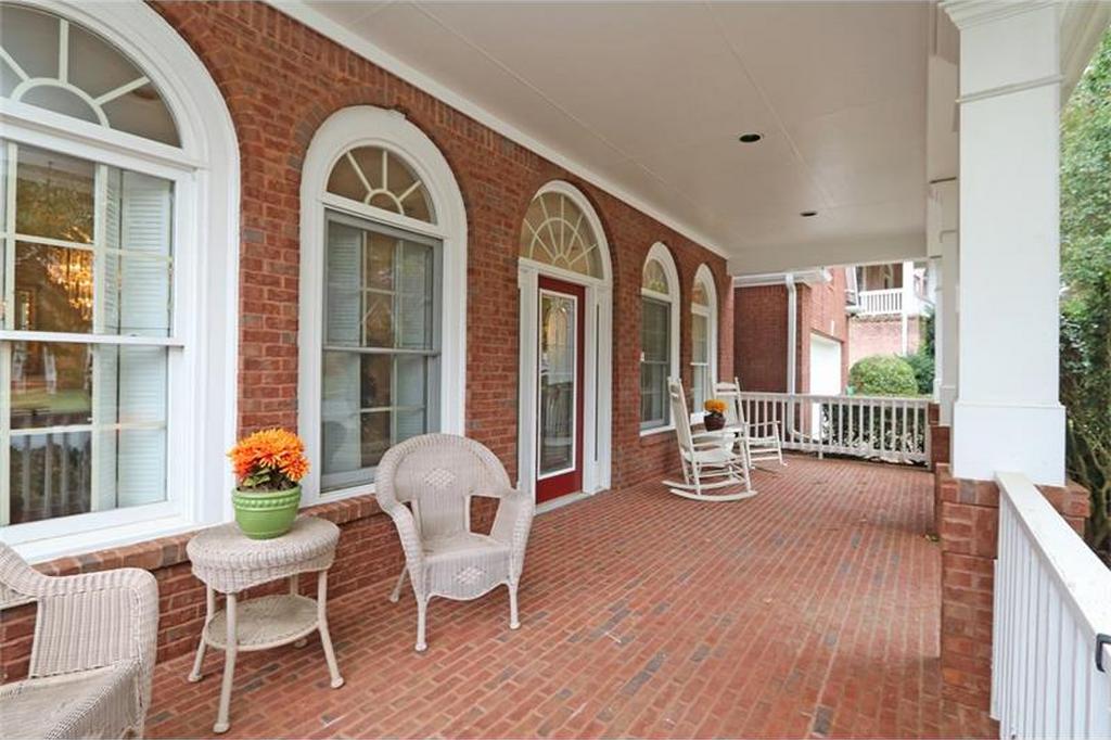 1095 Beacon Hill Crossing