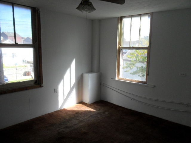 304 Elm St