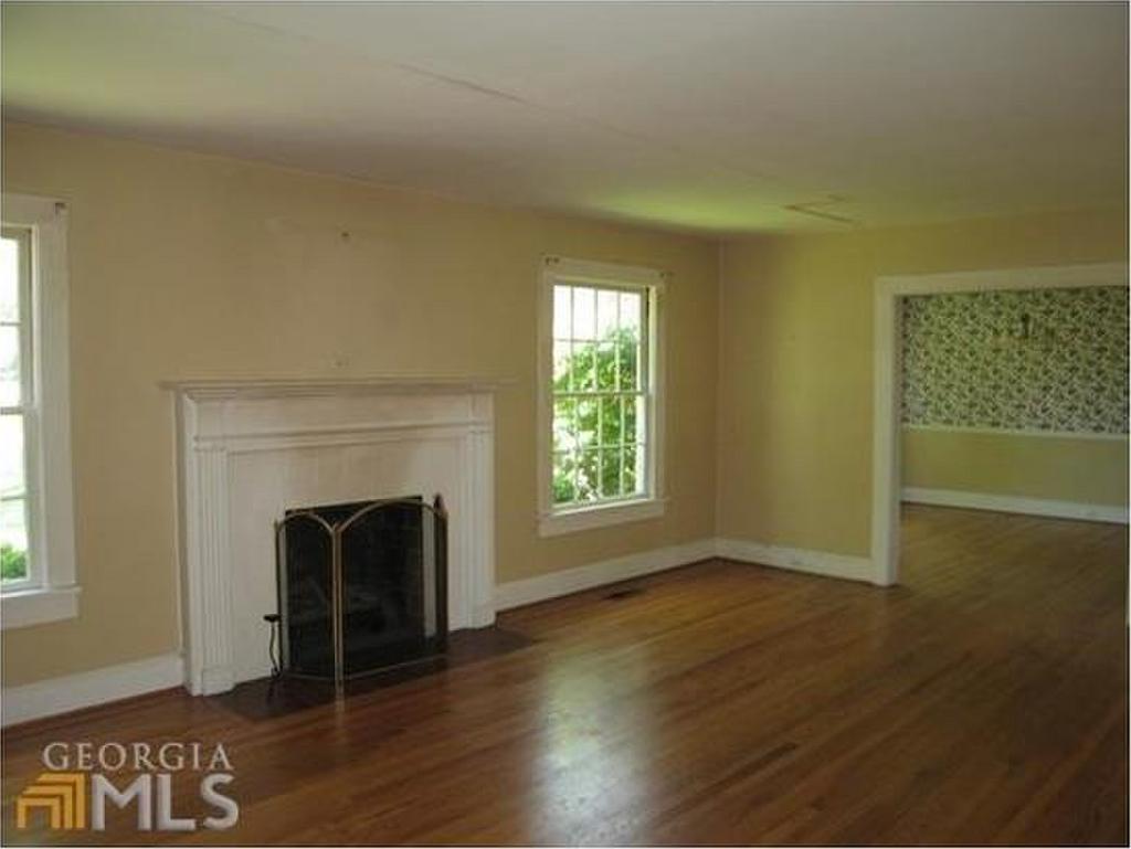 133 N Cave Spring Street