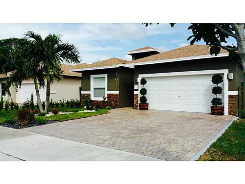 307 SW 2 AV