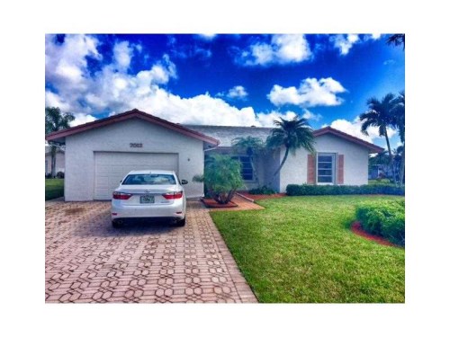 7012 NW 104 AV