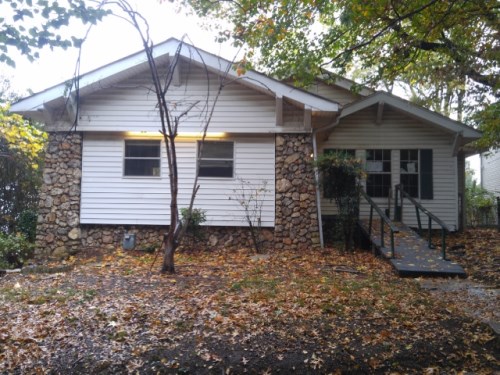 1023 Lakeview Crescent