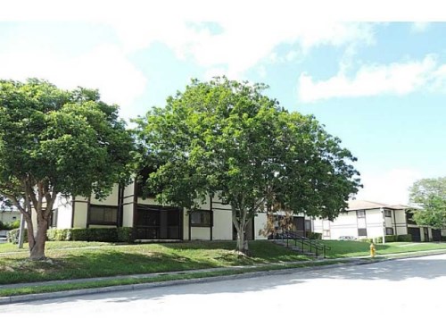19800 SW 103rd Ct Apt 104