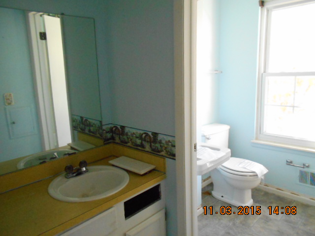 8338 Lakeview Dr