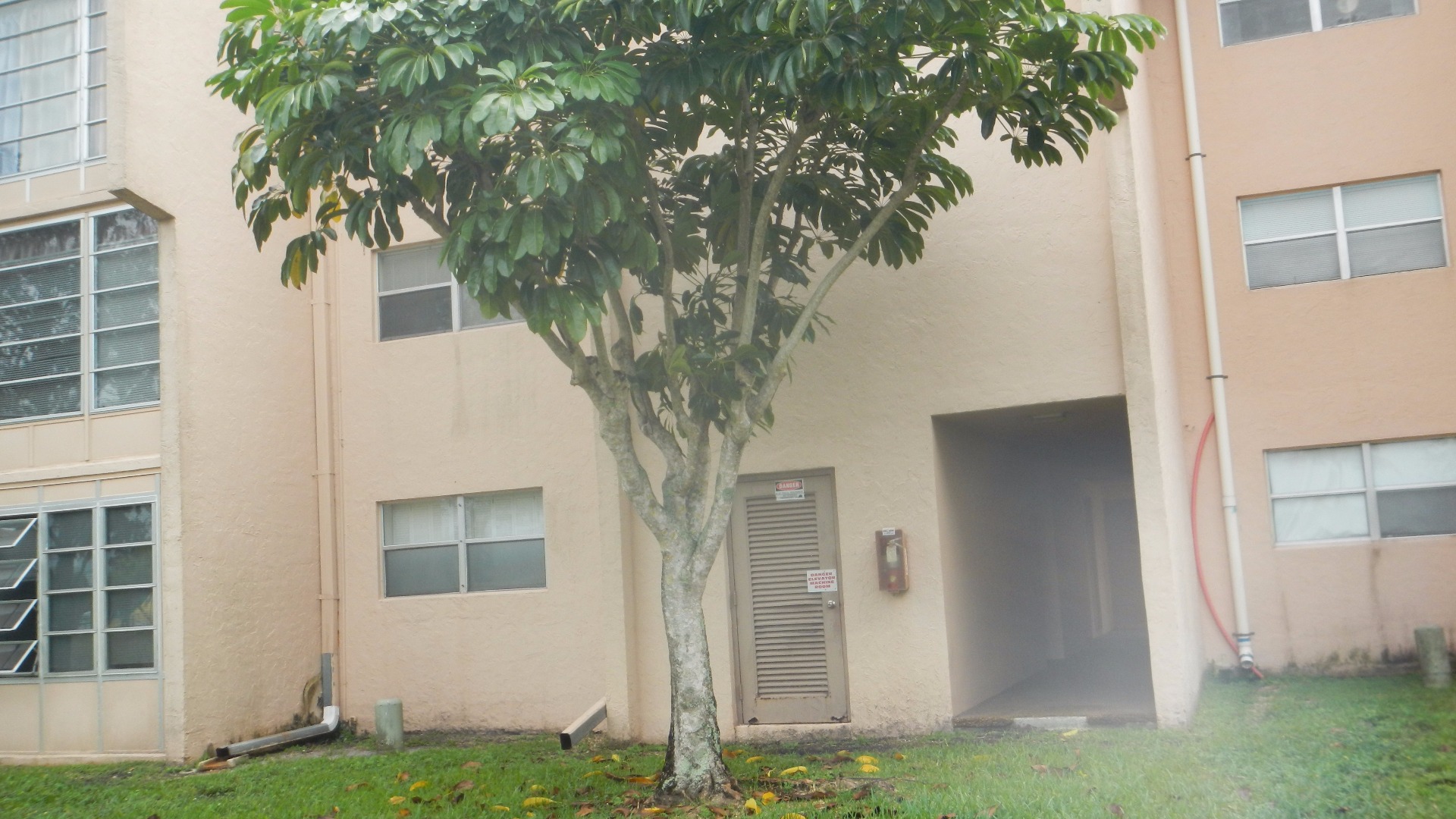 7891 Sunrise Lakes Dr N Apt 305