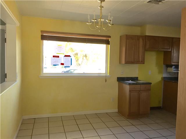 212 E Blossom Dr