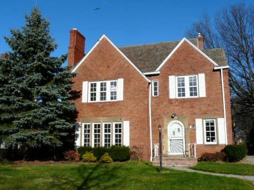 3143 Ludlow Rd