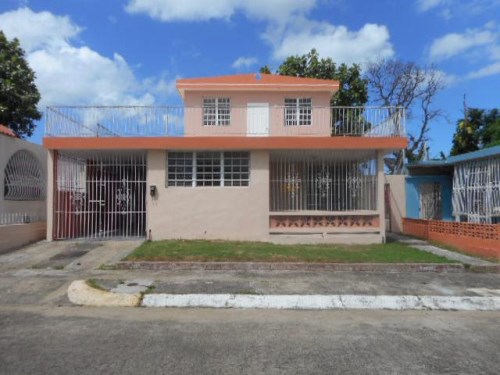 R-17 Gloucester St. Villa Contesa