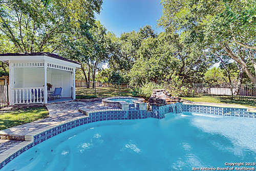 211 Post Oak Way