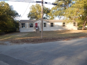601 E Grand Ave