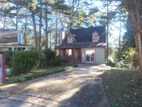 1000 Autumn Crest Ct