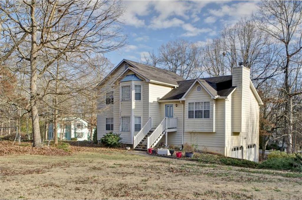 1915 Woodberry Court