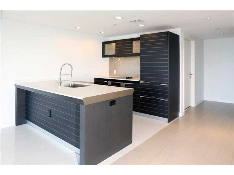 200 Biscayne Boulevard W # 3305