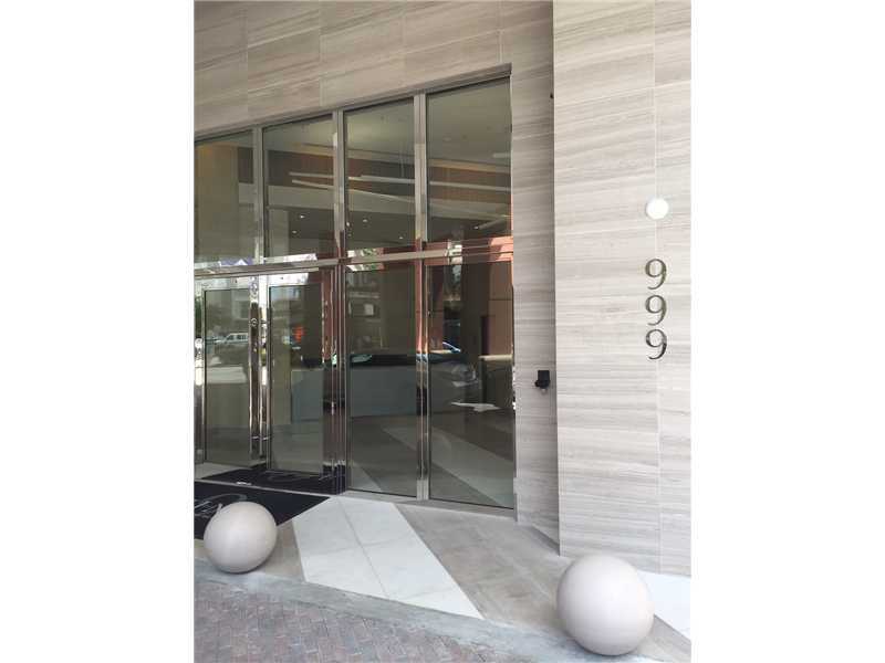 999 SW 1 AV # 1814
