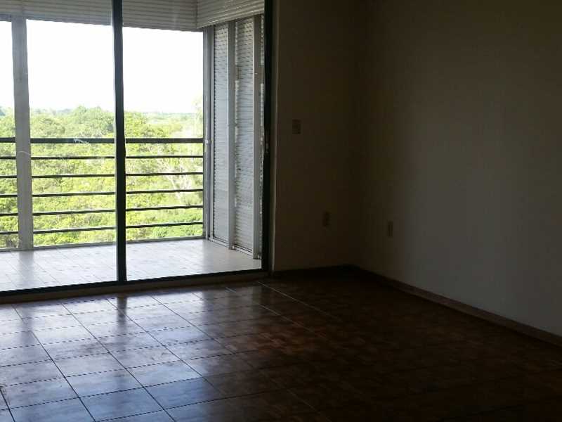 1300 SAINT CHARLES PL # PH2