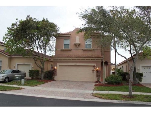 1032 NE 40th Rd