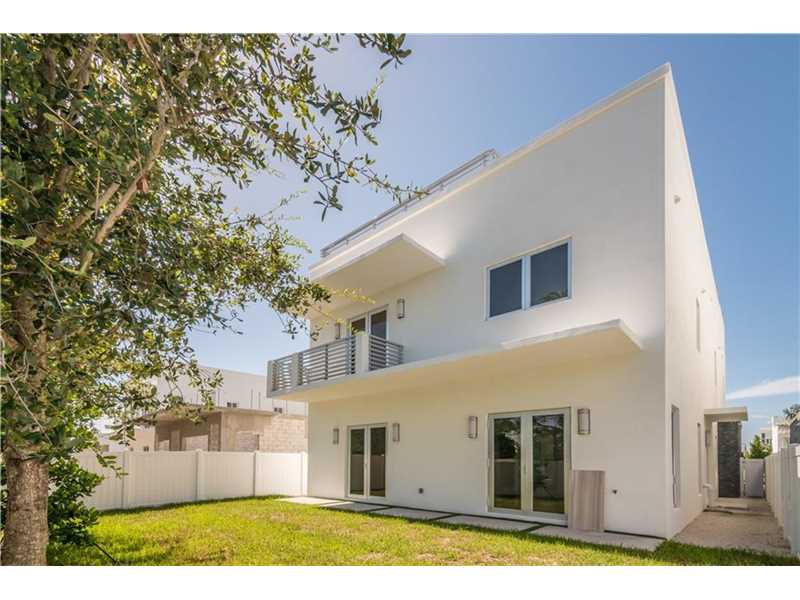 8298 NW 33 TERRACE