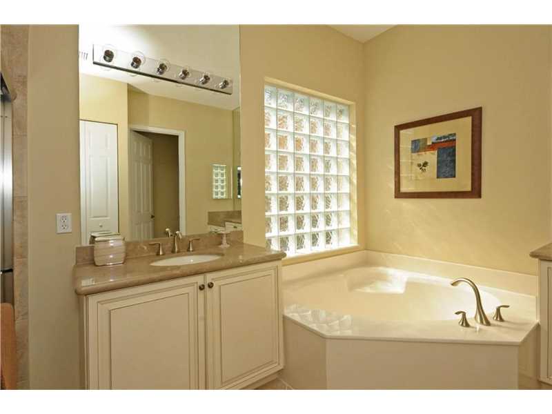 10828 Broadview Bay Pt