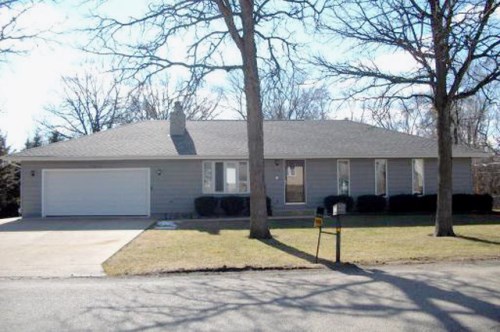 7403 HIAWATHA Drive