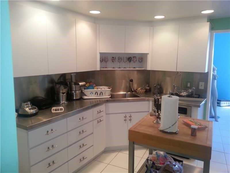 5255 COLLINS AV # 5D
