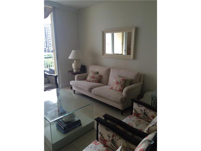 888 Brickell Key Dr # 907