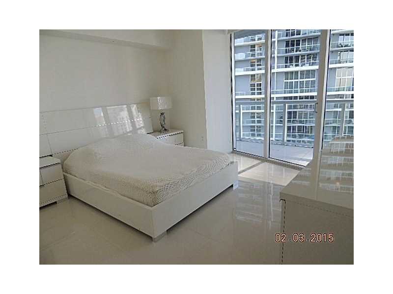495 Brickell Ave # 2806