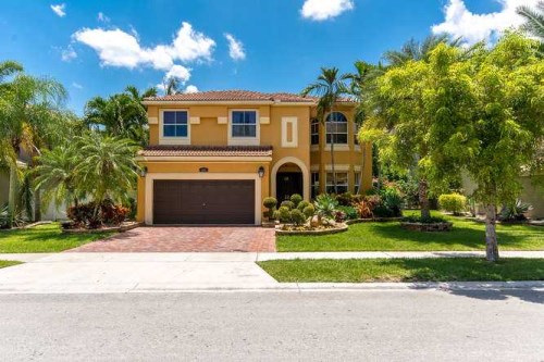 880 SW 171 TE